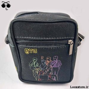 خرید کیف دوشی مشکی ساده بی تی اس (BTS) با طرح هنری و دیجیتالی و قیمت ارزان و مناسب