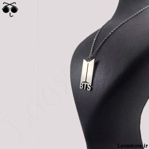 مدل جذاب و خاص گردنبند طرح bts برای طرفداران بی تی اس آرمی ها با پلاک و زنجیر استیل رنگ ثابت