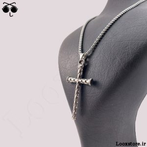 خرید گردنبند بسیار زیبای صلیب مدل دار نقره ای با قیمت ارزان